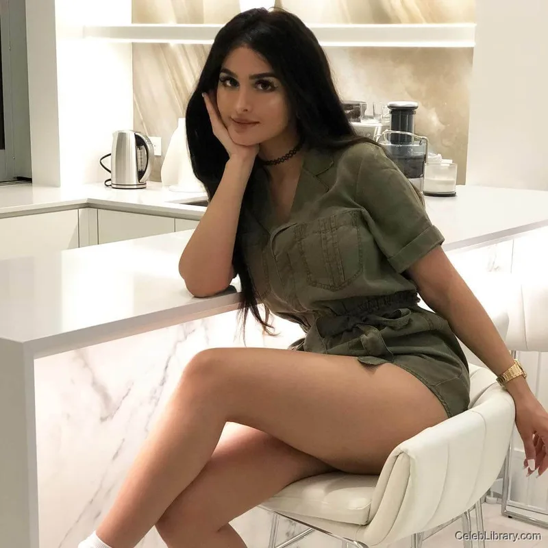 Sssniperwolf photo 6 of 1674