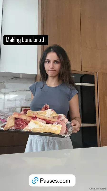 Sssniperwolf photo 6 of 1674