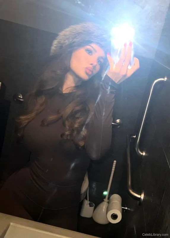 Sssniperwolf photo 13 of 1674