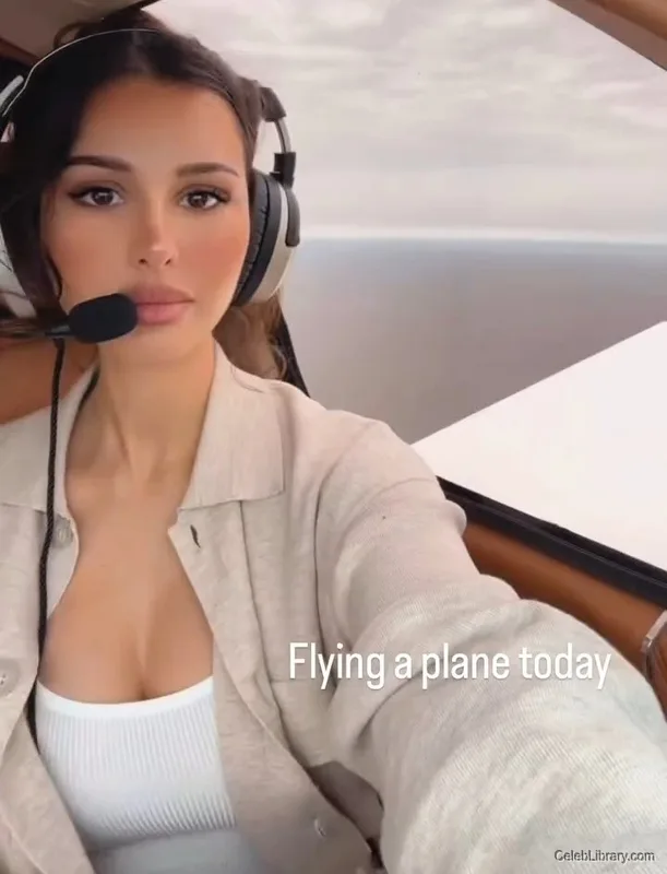 Sssniperwolf photo 3 of 1674