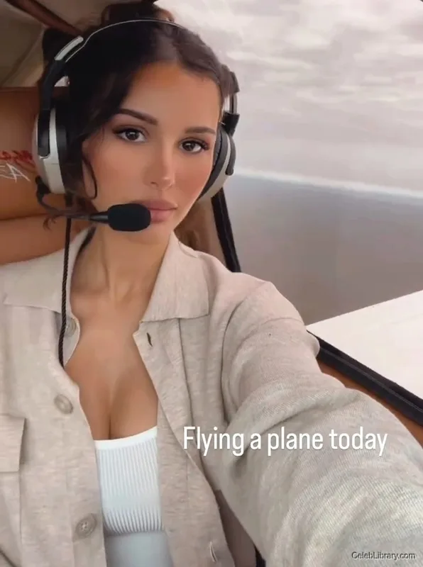 Sssniperwolf photo 4 of 1674