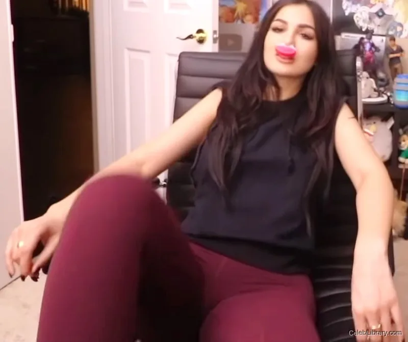 Sssniperwolf photo 4 of 1674