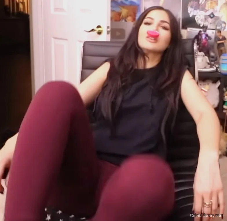 Sssniperwolf photo 5 of 1674