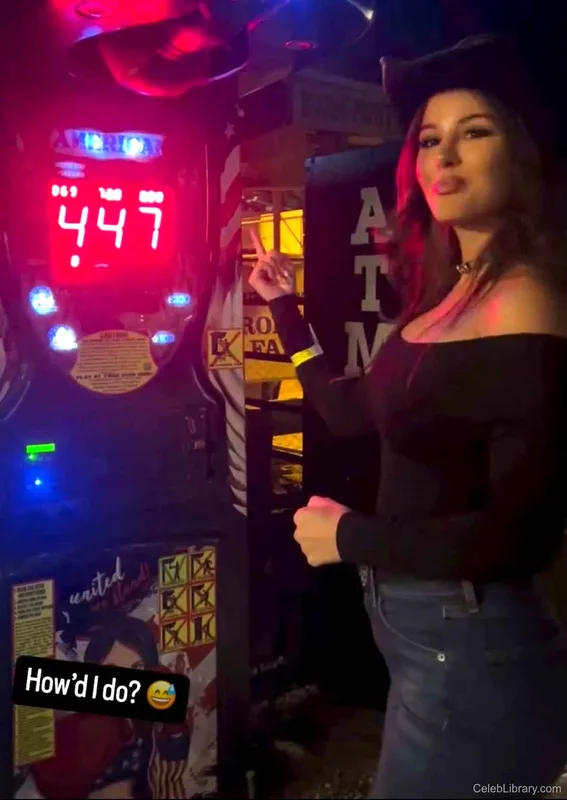 Sssniperwolf photo 12 of 1674