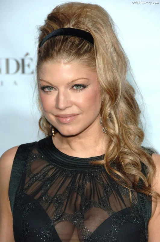 Stacy Ferguson (Fergie) photo 3 of 71