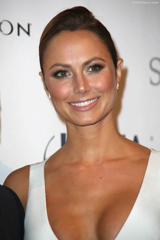 Stacy Keibler photo 3 of 786