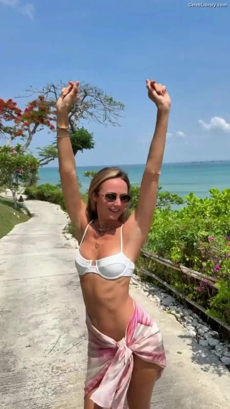 Stacy Keibler photo 5 of 786