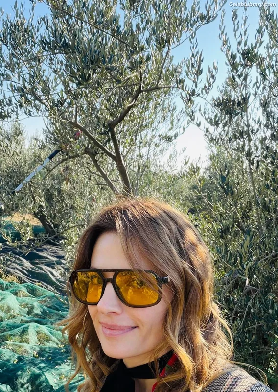 Stana Katic photo 20 of 107