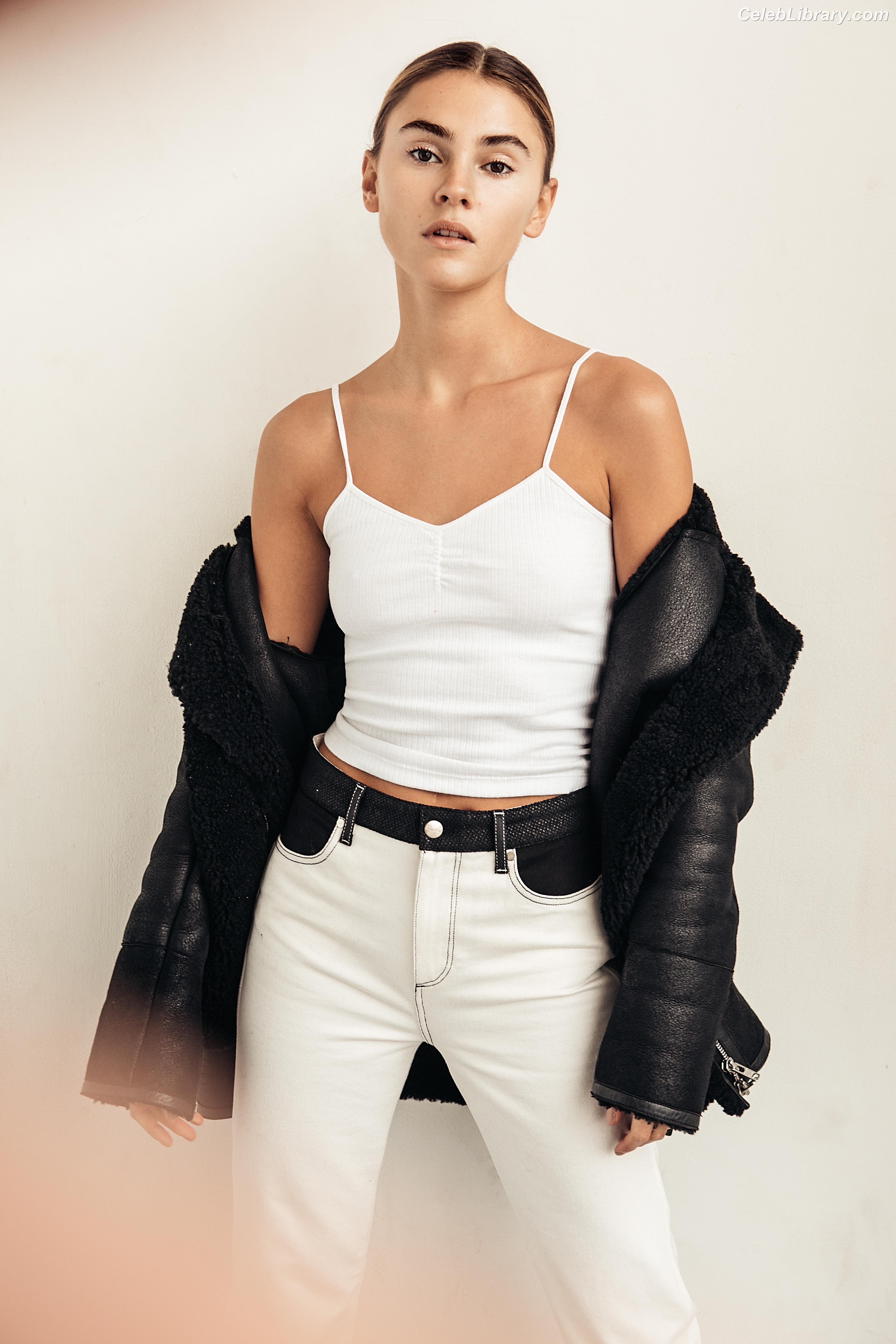 Stefanie Giesinger photo 14 of 289