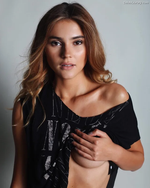 Stefanie Giesinger photo 5 of 289