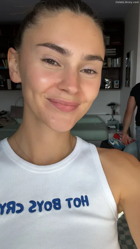 Stefanie Giesinger photo 16 of 289