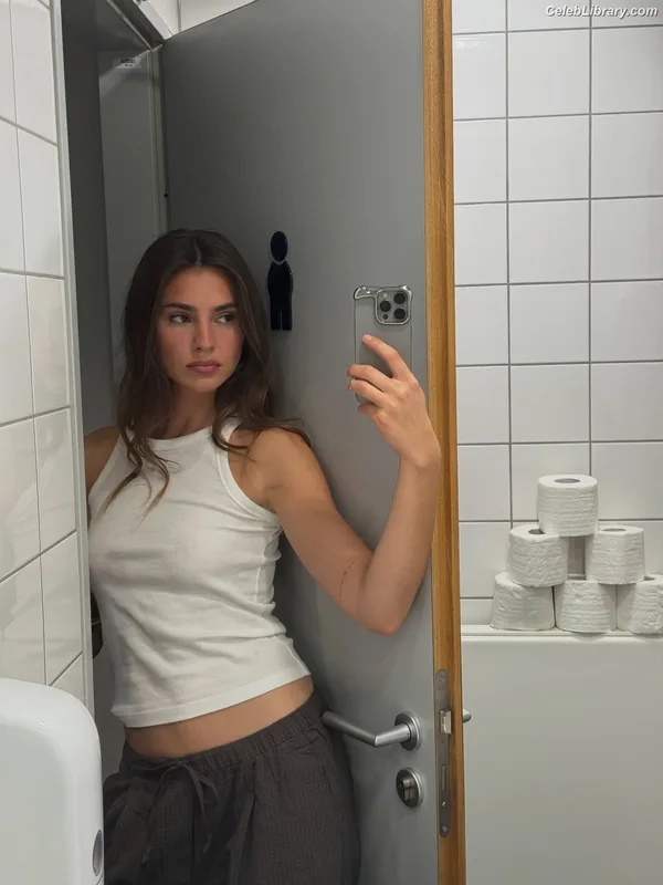 Stefanie Giesinger photo 20 of 289