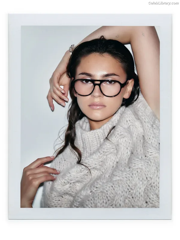 Stefanie Giesinger photo 5 of 289