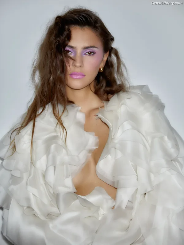 Stefanie Giesinger photo 7 of 289