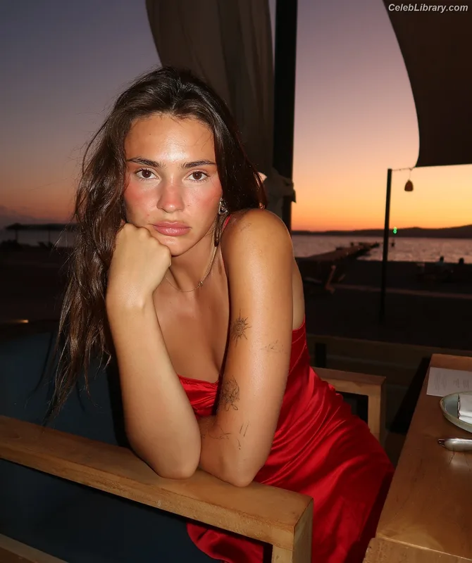 Stefanie Giesinger photo 11 of 289