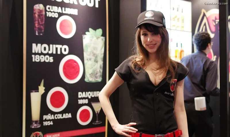 Stefanie Joosten photo 10 of 192