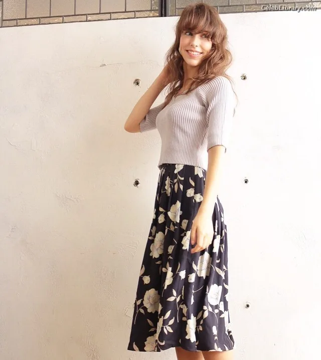 Stefanie Joosten photo 13 of 192