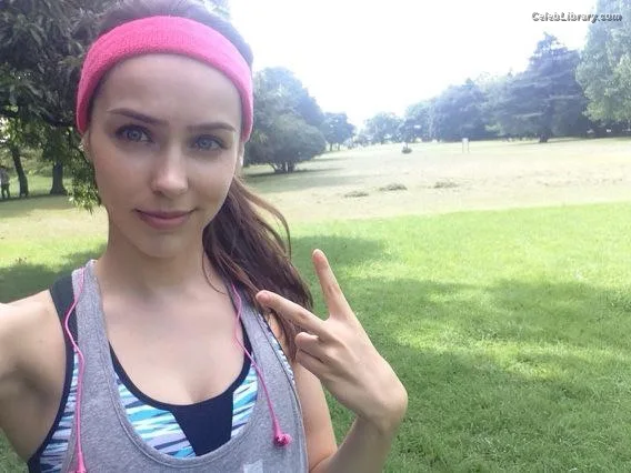 Stefanie Joosten photo 8 of 192