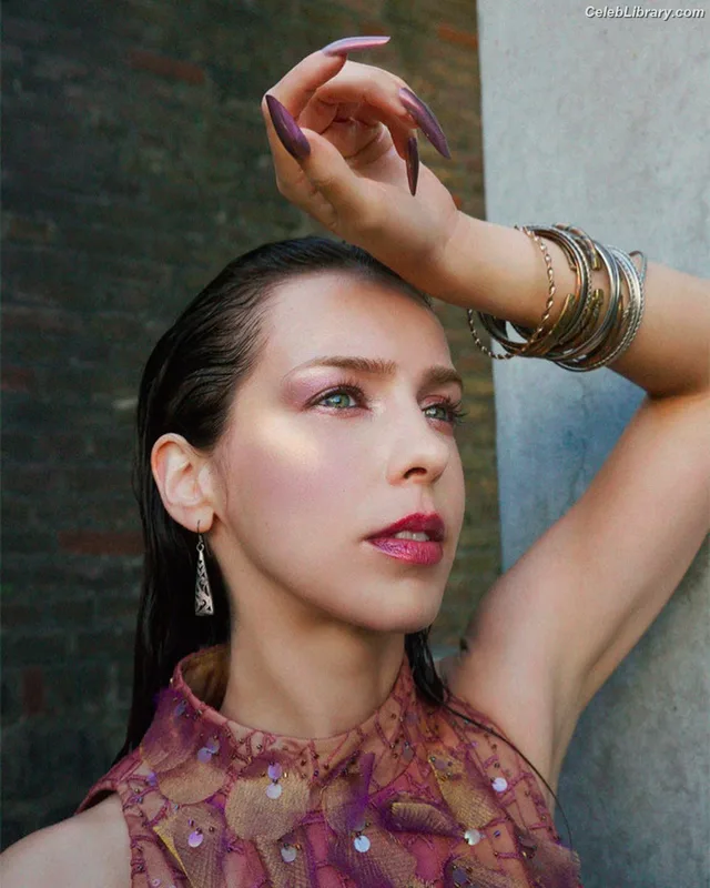 Stefanie Joosten photo 21 of 192