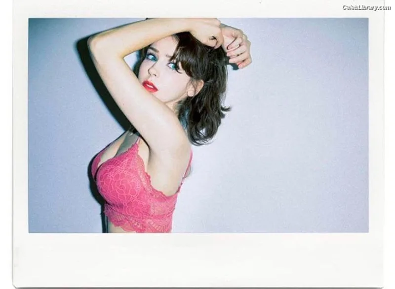 Stefanie Joosten photo 15 of 192