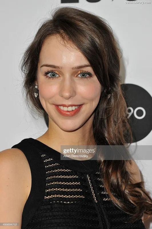 Stefanie Joosten photo 10 of 192
