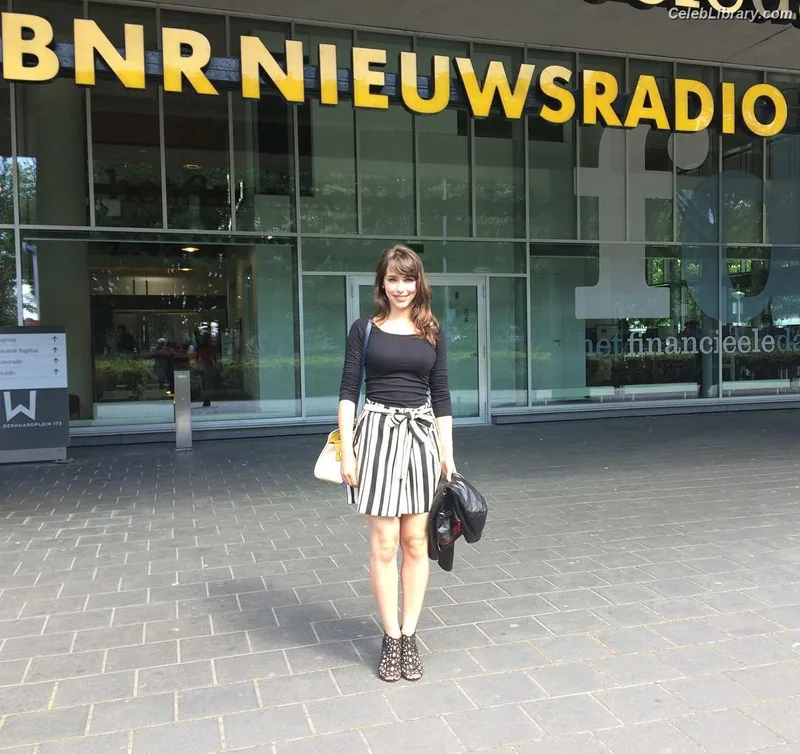 Stefanie Joosten photo 23 of 192