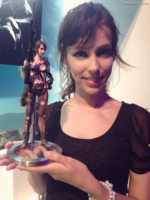 Stefanie Joosten photo 16 of 192