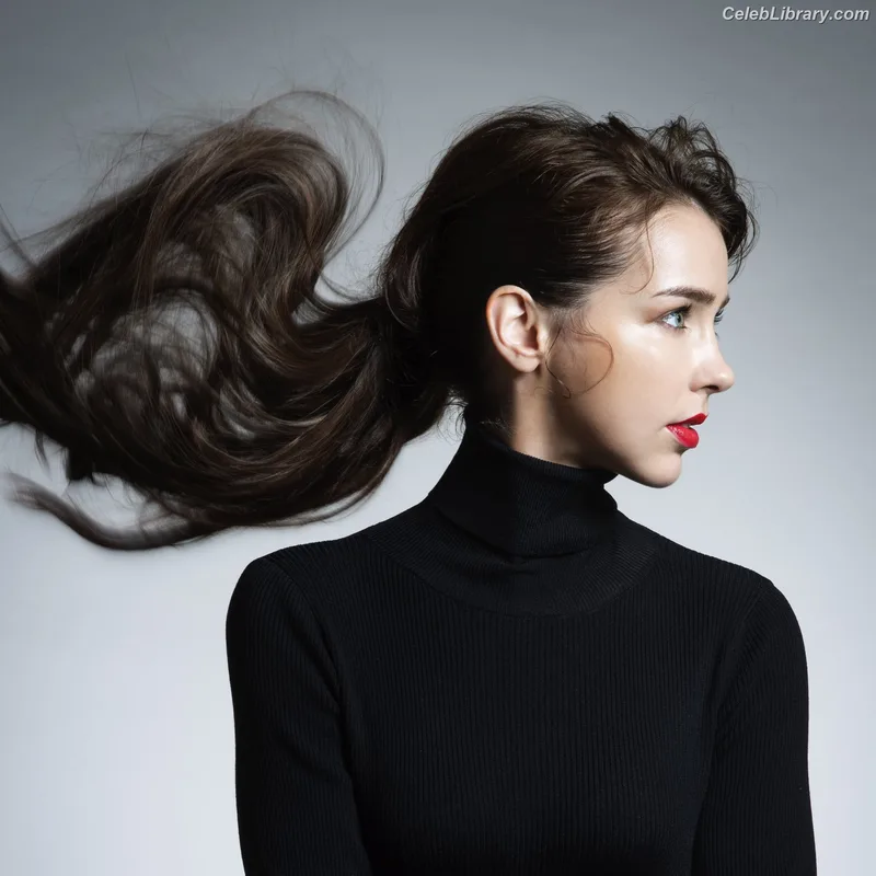 Stefanie Joosten photo 5 of 192