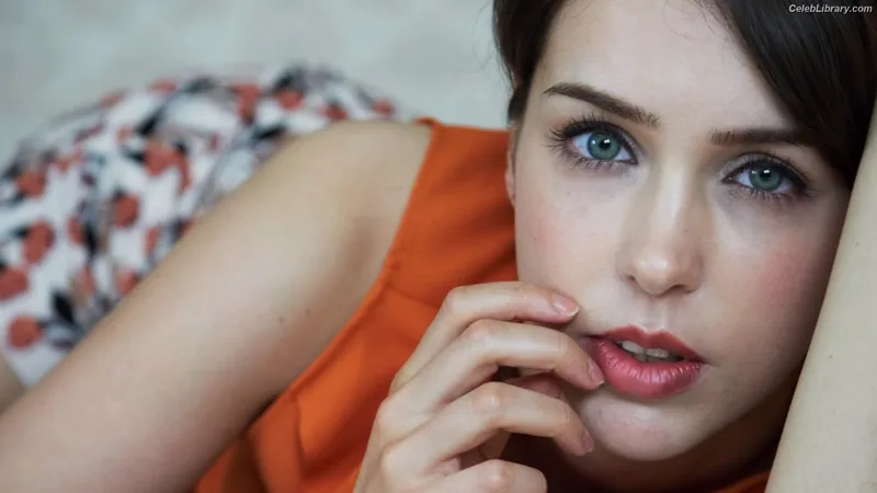Stefanie Joosten photo 16 of 192