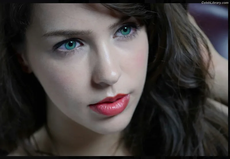 Stefanie Joosten photo 23 of 192