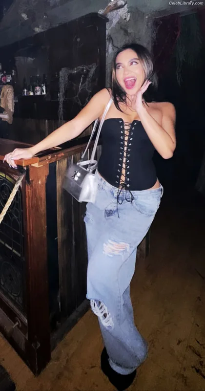 Stella Hudgens photo 4 of 1911