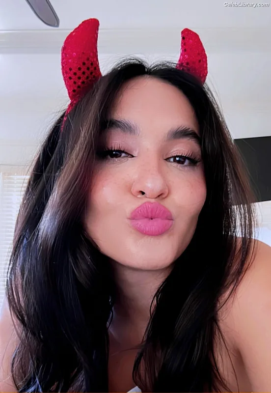 Stella Hudgens photo 5 of 1911