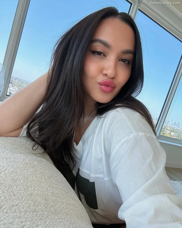 Stella Hudgens photo 10 of 1911