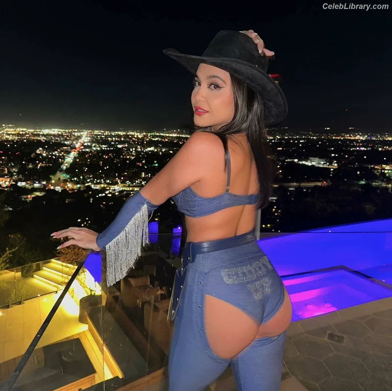 Stella Hudgens photo 4 of 1911