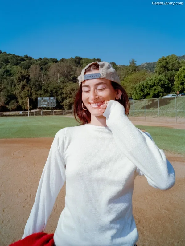 Stella Lefty photo 13 of 78
