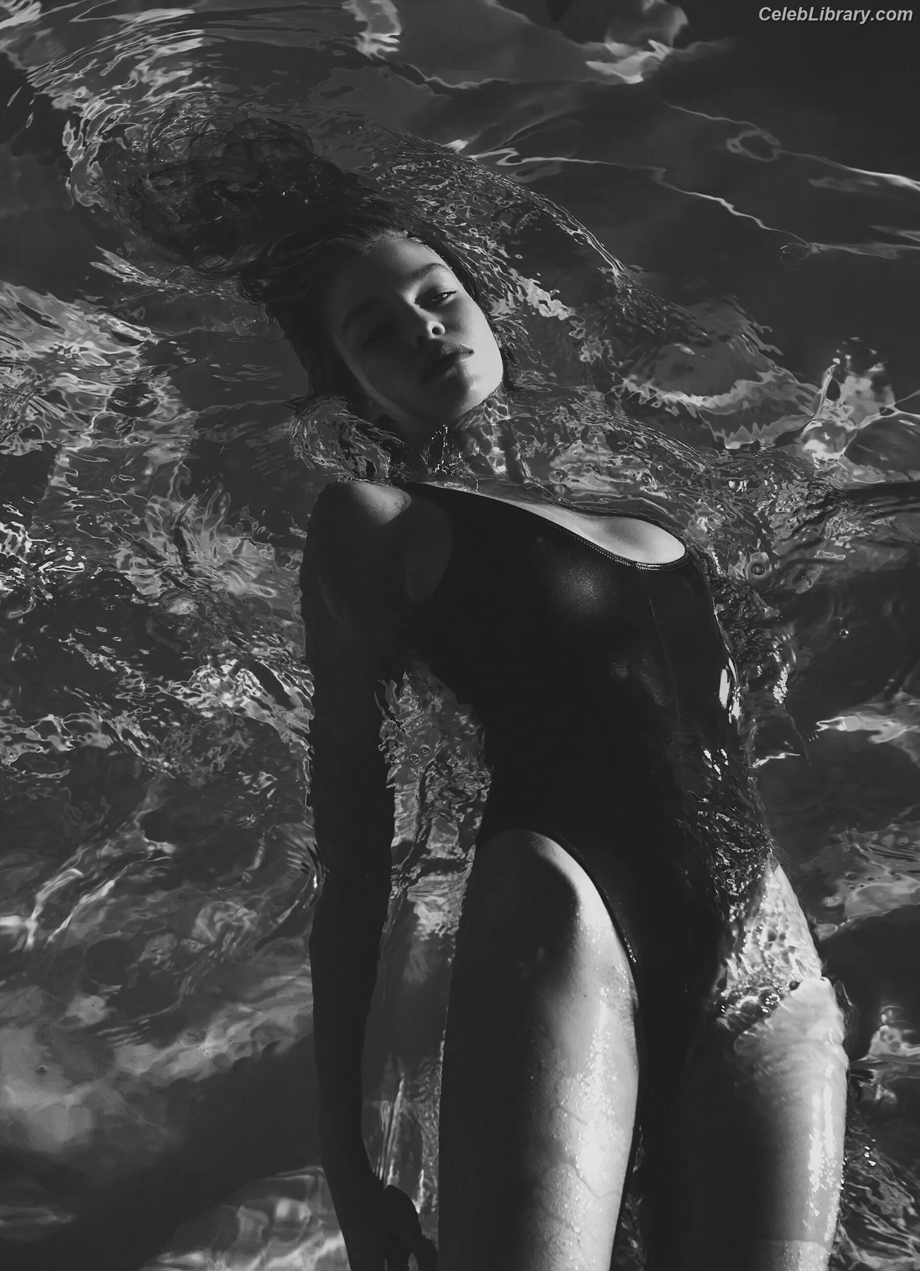 Stella Maxwell photo 2 of 1067
