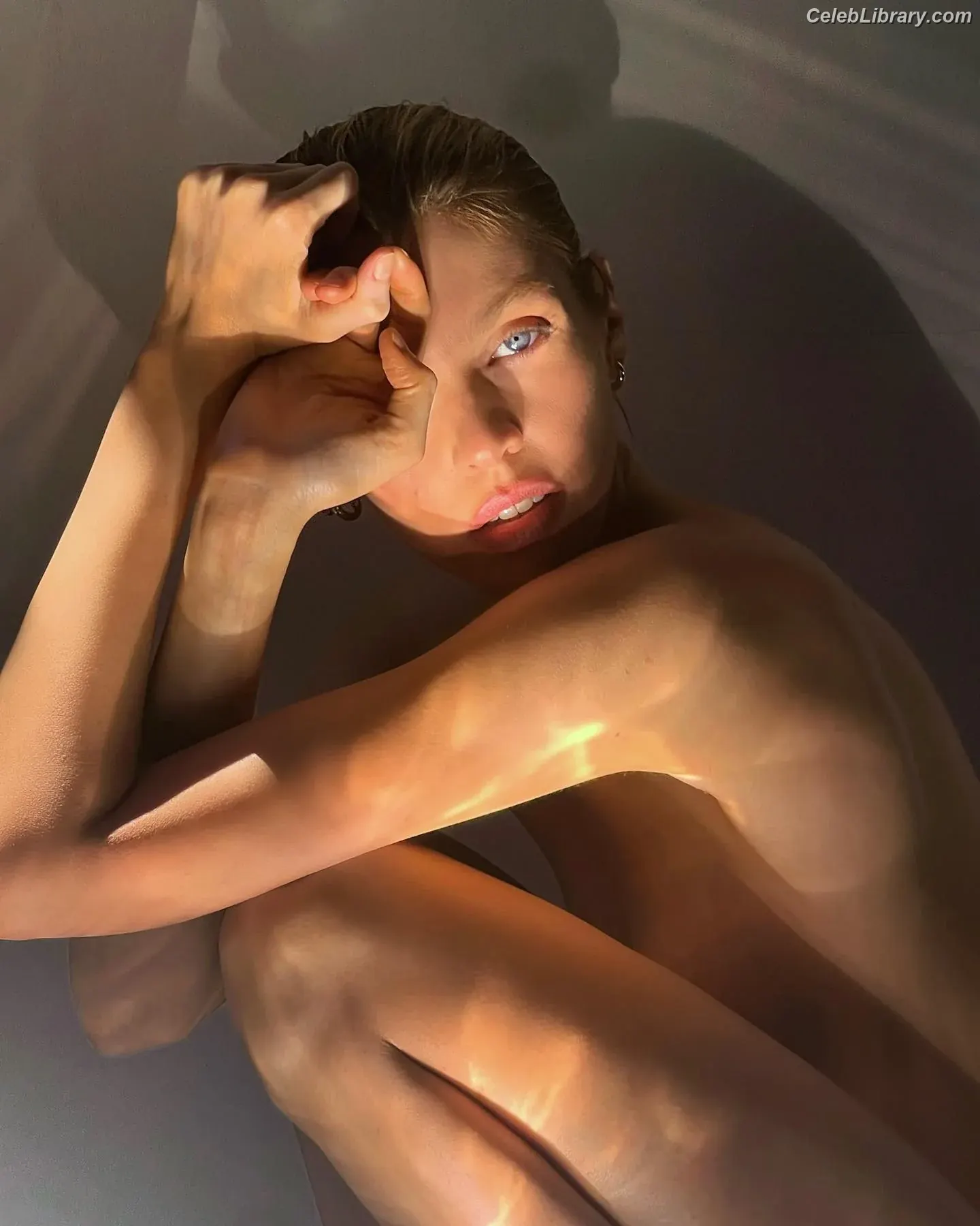 Stella Maxwell photo 11 of 1067