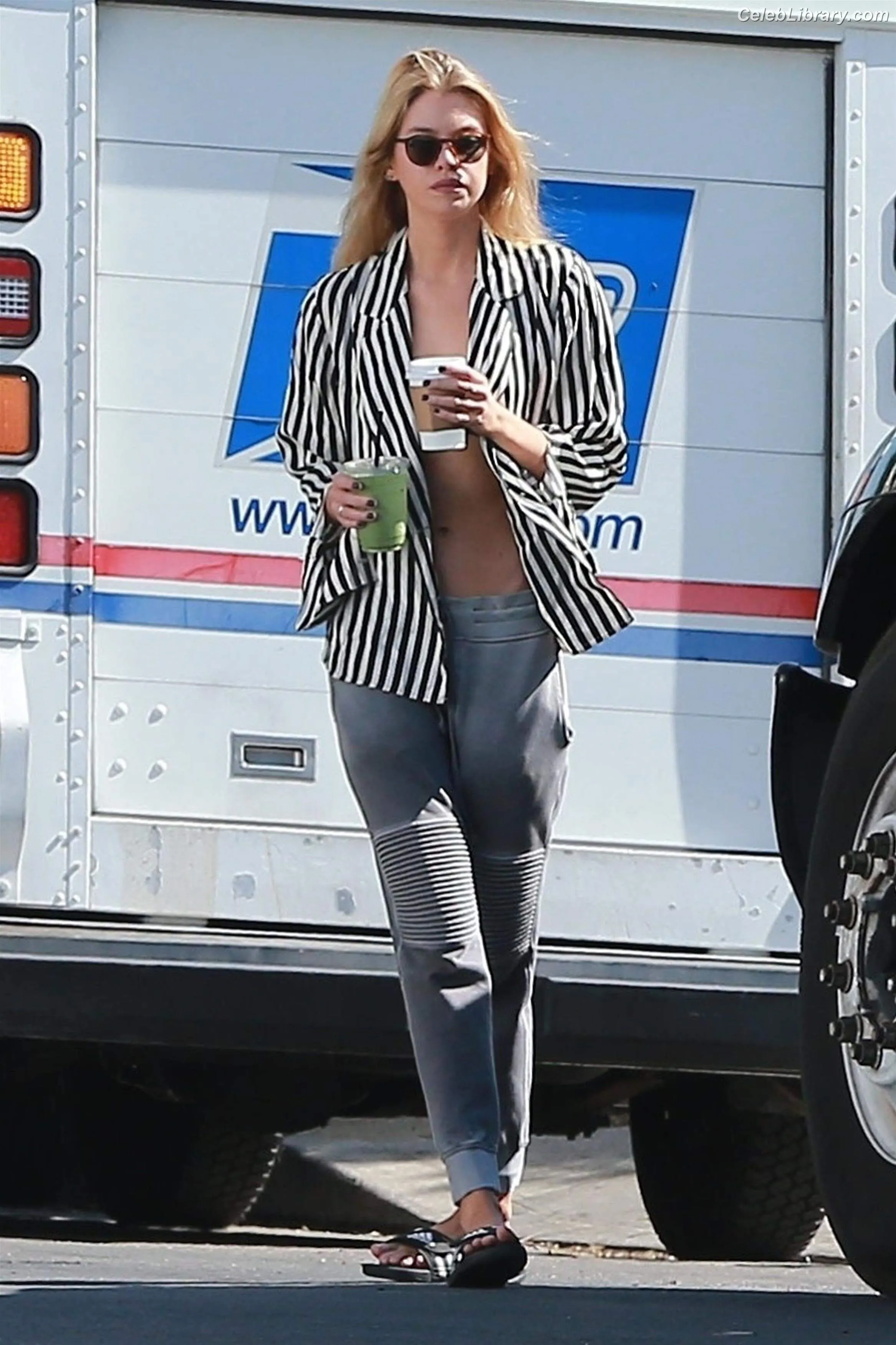 Stella Maxwell photo 21 of 1067