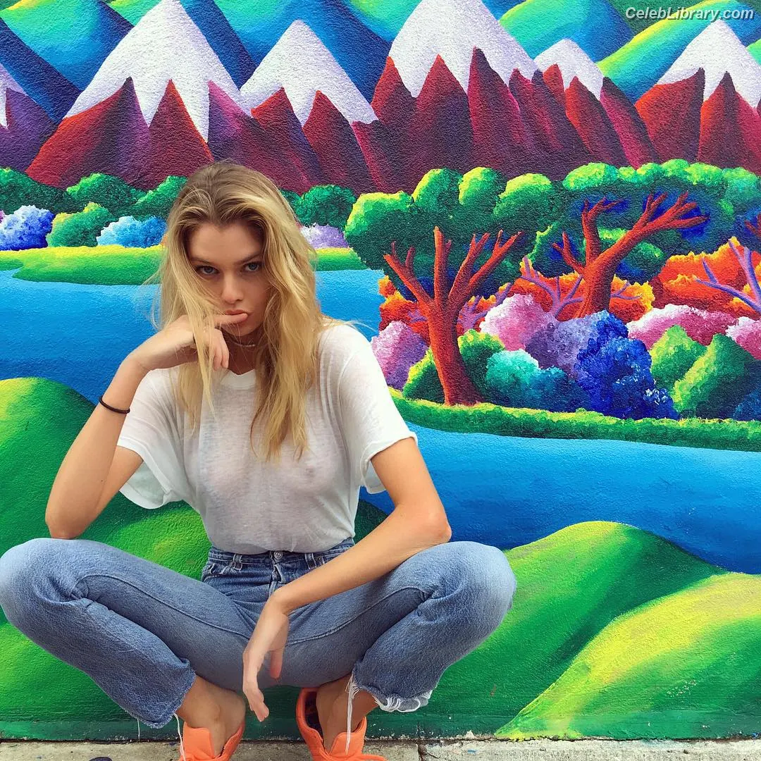 Stella Maxwell photo 23 of 1067