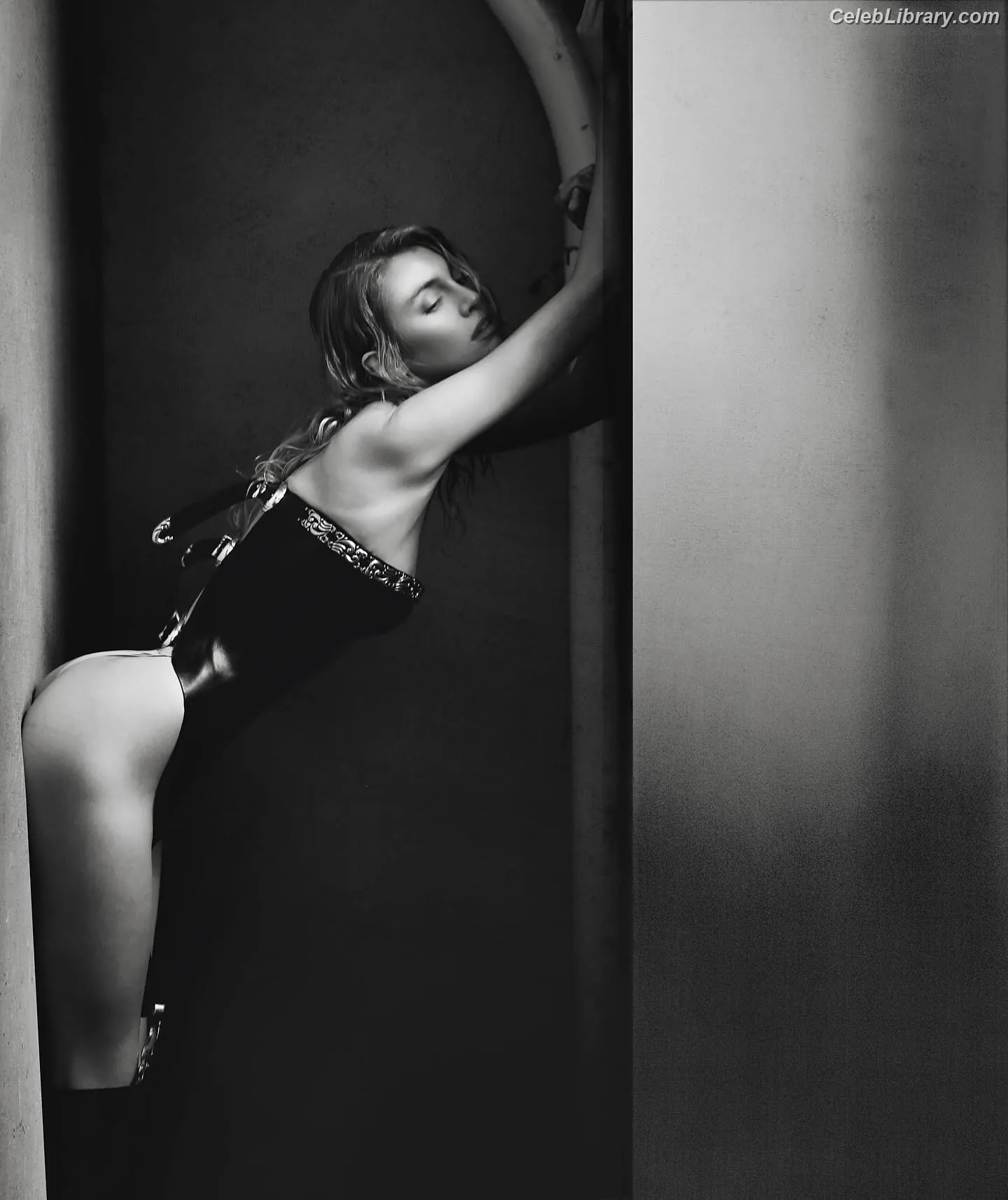 Stella Maxwell photo 4 of 1067
