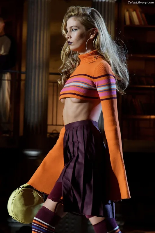 Stella Maxwell photo 6 of 1066