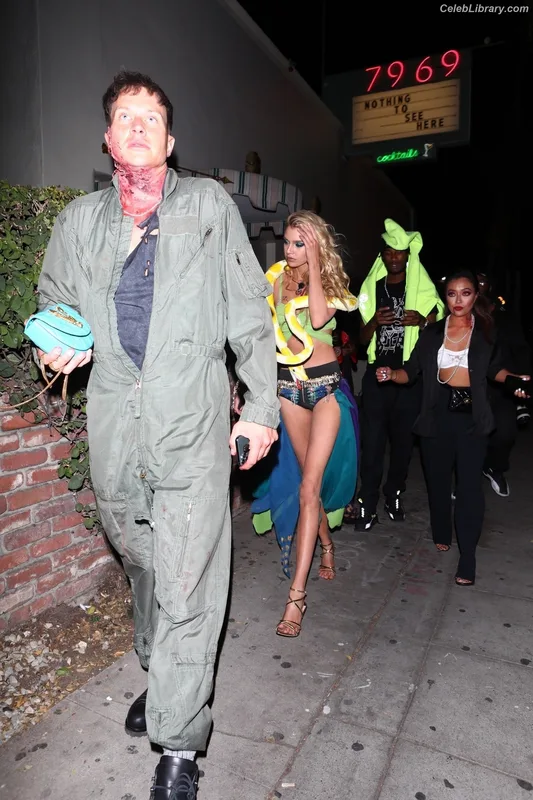 Stella Maxwell photo 7 of 1066