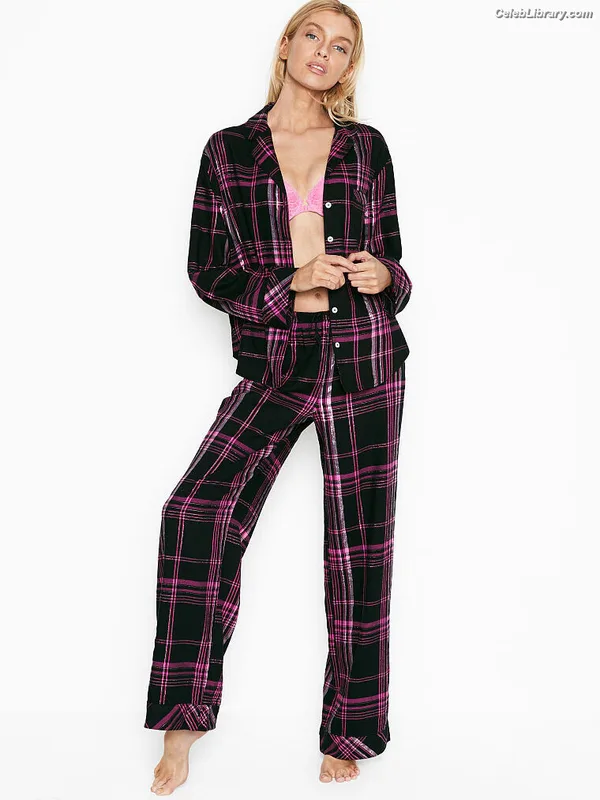 Stella Maxwell photo 1 of 1066