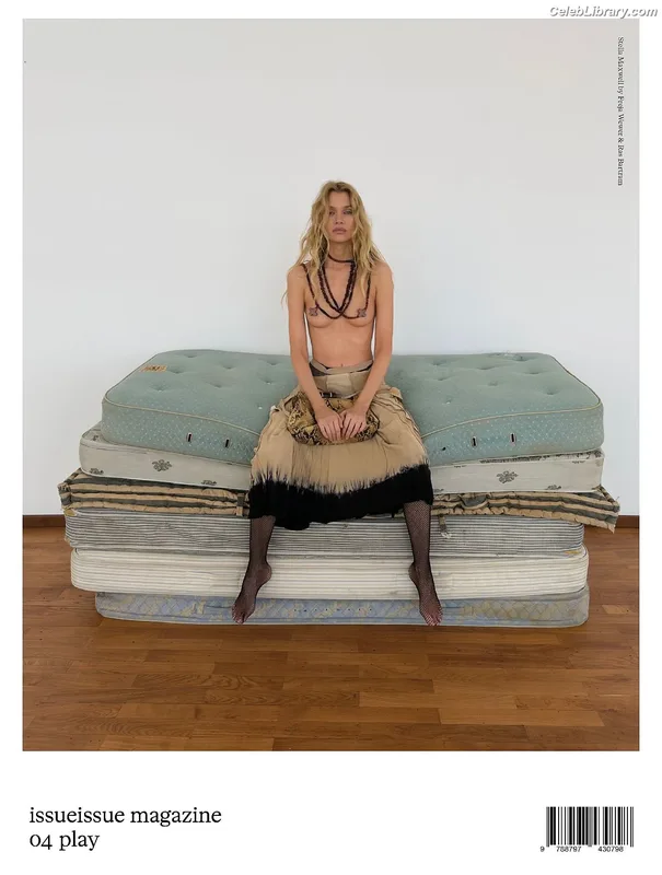 Stella Maxwell photo 1 of 1066