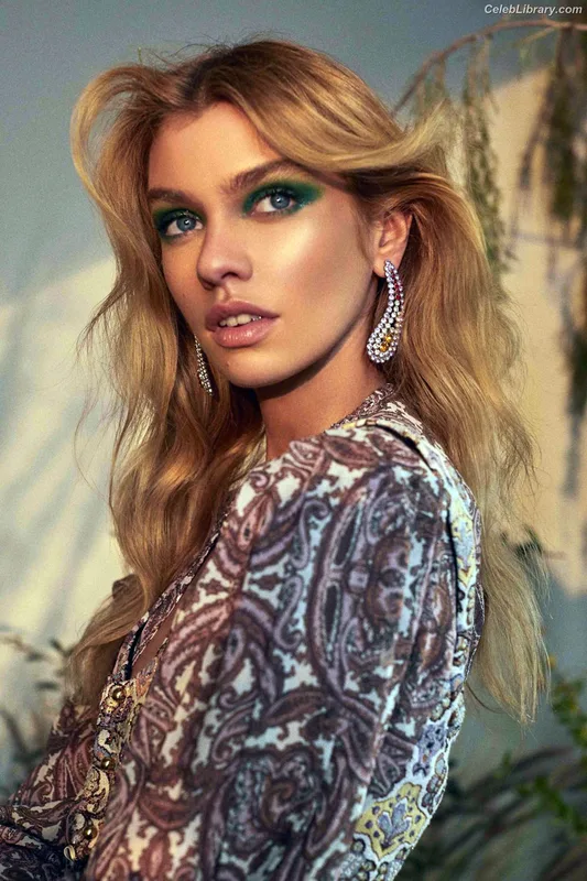 Stella Maxwell photo 7 of 1066