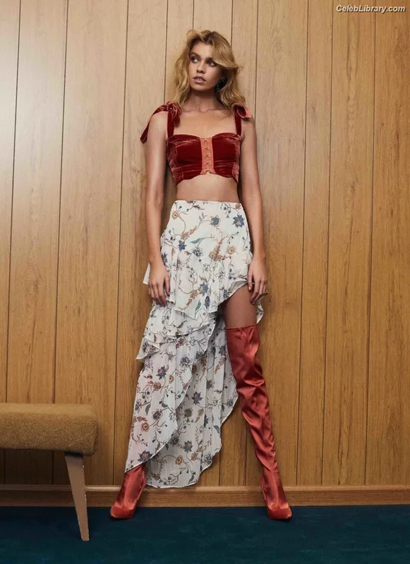 Stella Maxwell photo 7 of 1066