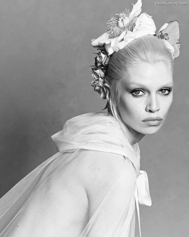 Stella Maxwell photo 18 of 1066