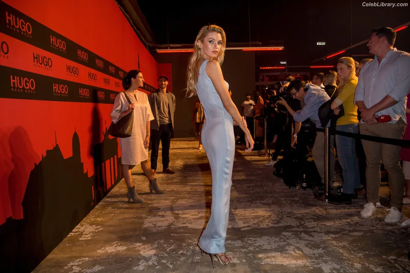 Stella Maxwell photo 24 of 1066