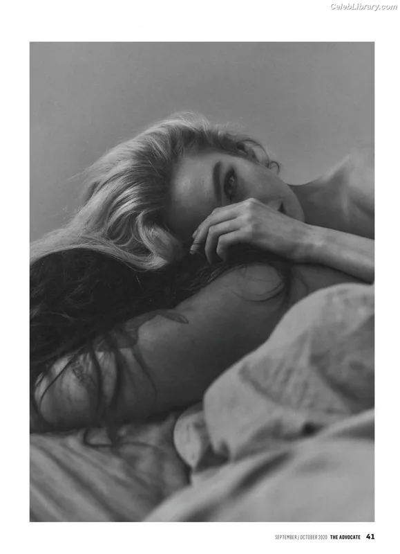 Stella Maxwell photo 13 of 1066