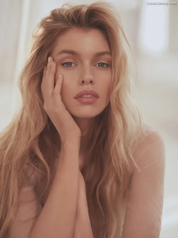 Stella Maxwell photo 21 of 1066